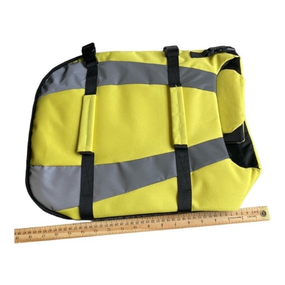 Amazon Basics Dog Adjustable Life Jacket with Reflective Stripes Yellow  Medium - Picture 13 of 14